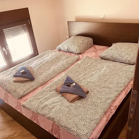 Pachmann * ניאה פלאגיה